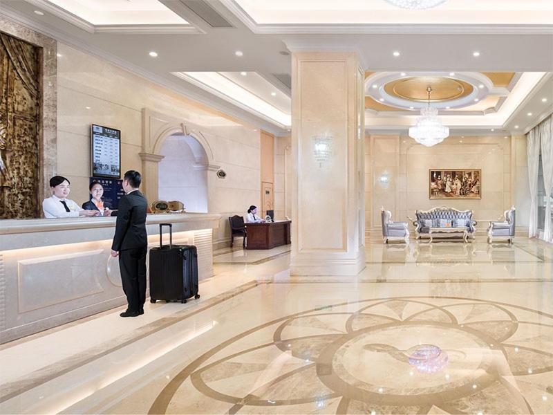 Vienna Classic Hotel Qingyuan Taihe Ancient Cave Scenic Area Exteriör bild