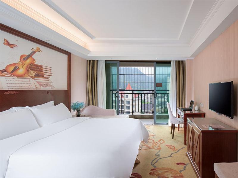 Vienna Classic Hotel Qingyuan Taihe Ancient Cave Scenic Area Exteriör bild